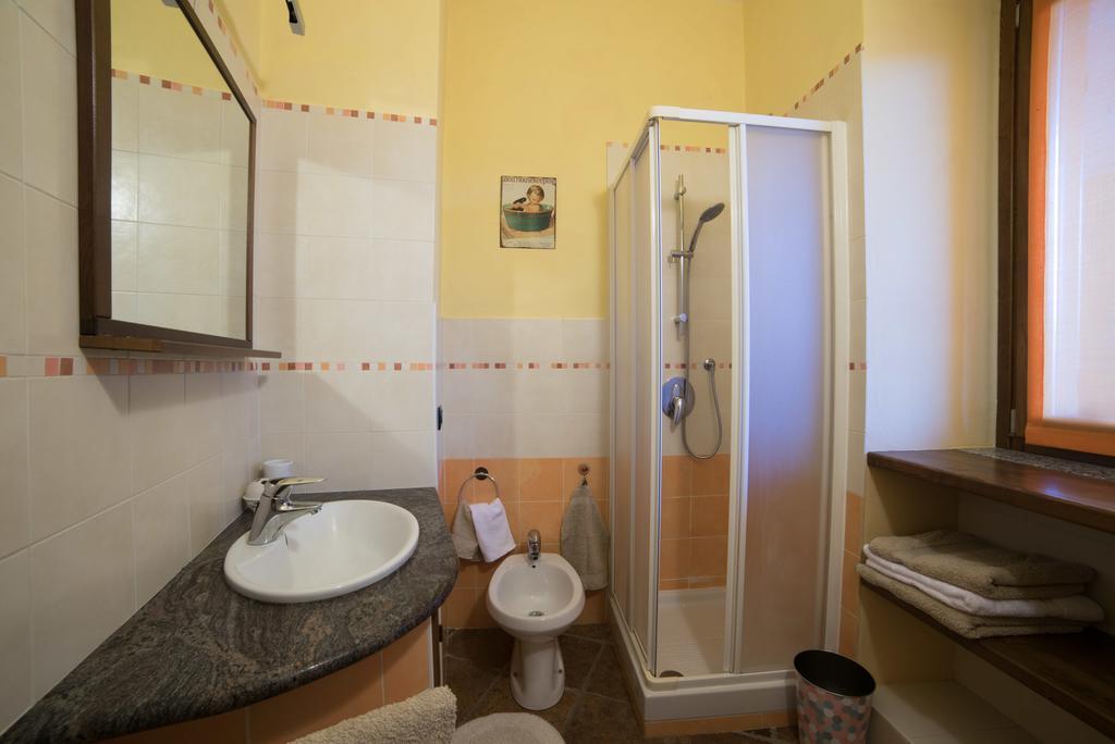ארונה Casa Corte Alla Rocca מראה חיצוני תמונה