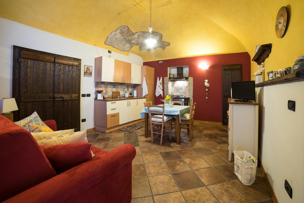ארונה Casa Corte Alla Rocca מראה חיצוני תמונה